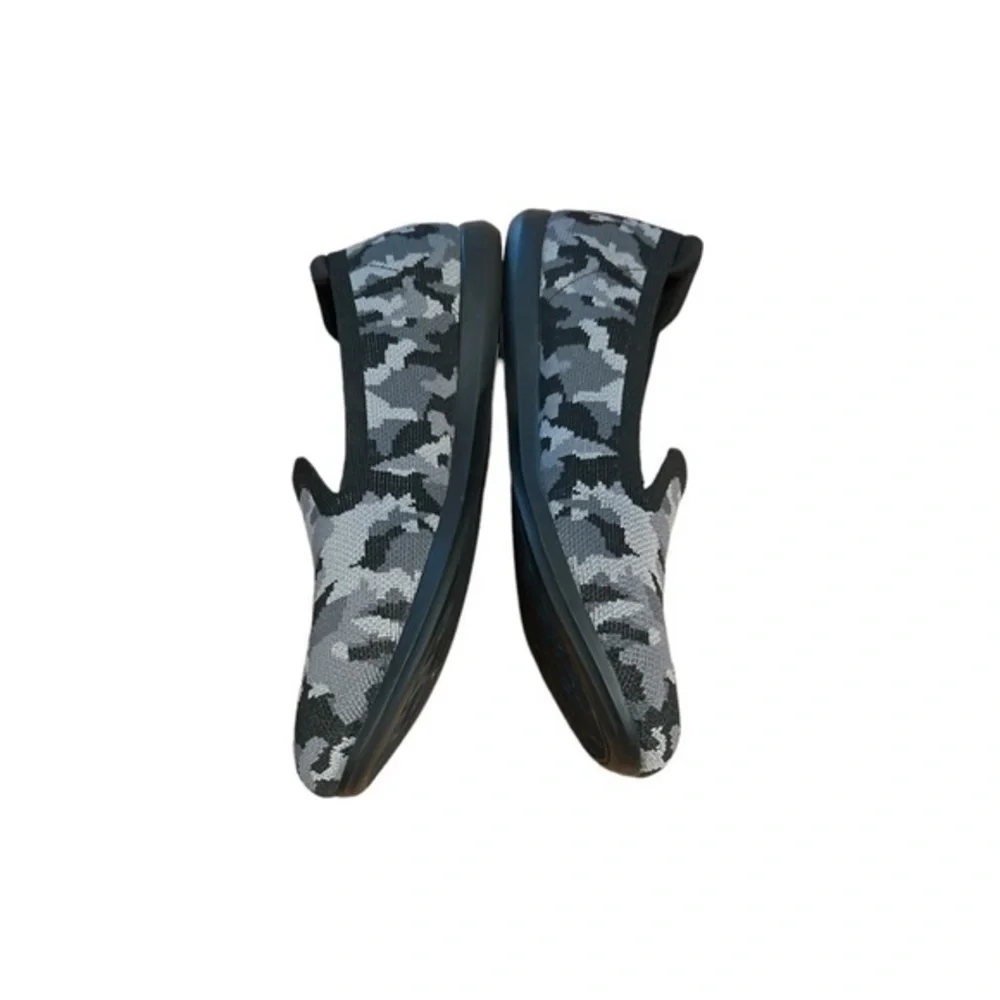 Clarks Cloudsteppers Carly Dream Black Camo Women's Slip On Loafers Sz 7 M NEW‎